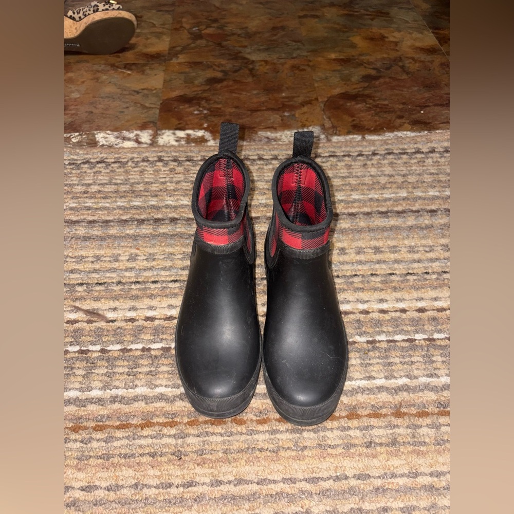 Wind River Black Plaid Boots